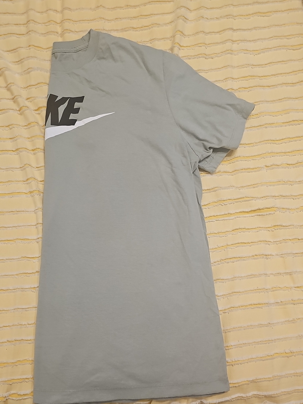Nike Men's Grey Logo T-Shirt - Picture 3 of 5